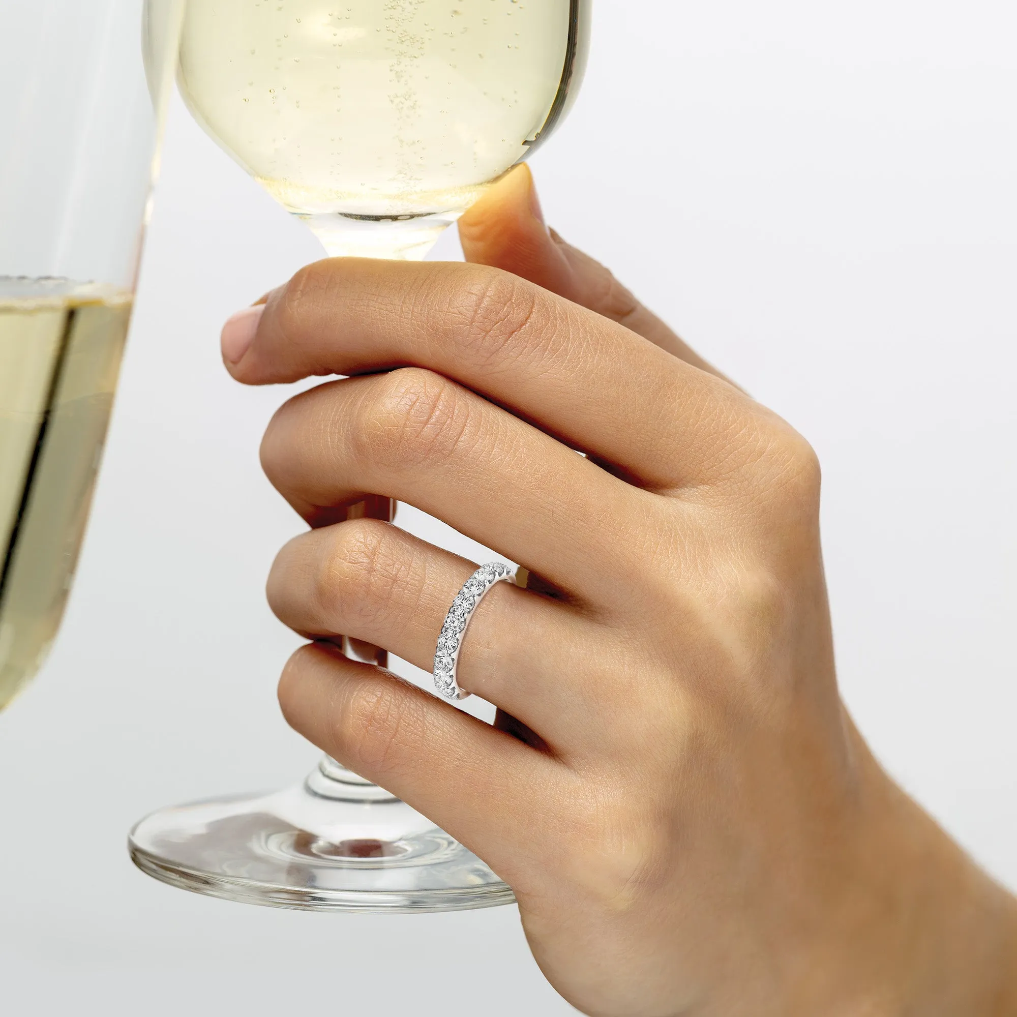 1.0 Carat Round Diamond Classic Wedding Ring, Shared Prong Style