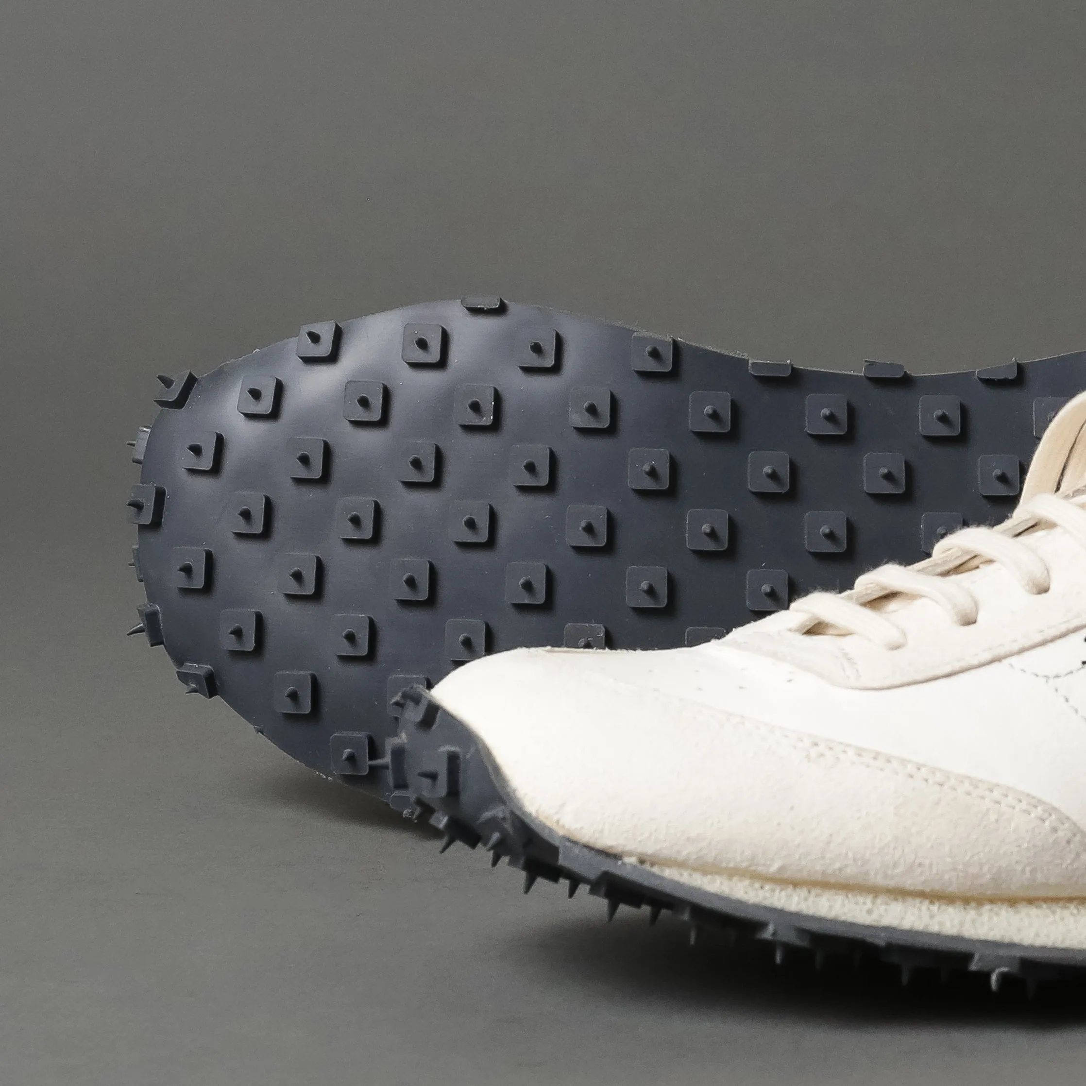 1221 White-Grey sole