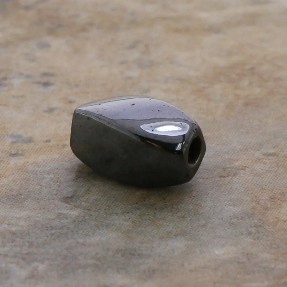 4X7mm Magnetic Hematite Twist Mh21