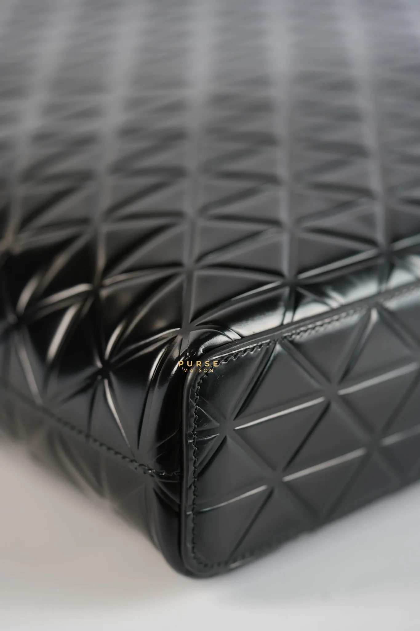Black Embossed-Printed Shopping Bag with Detachable Water Bottle