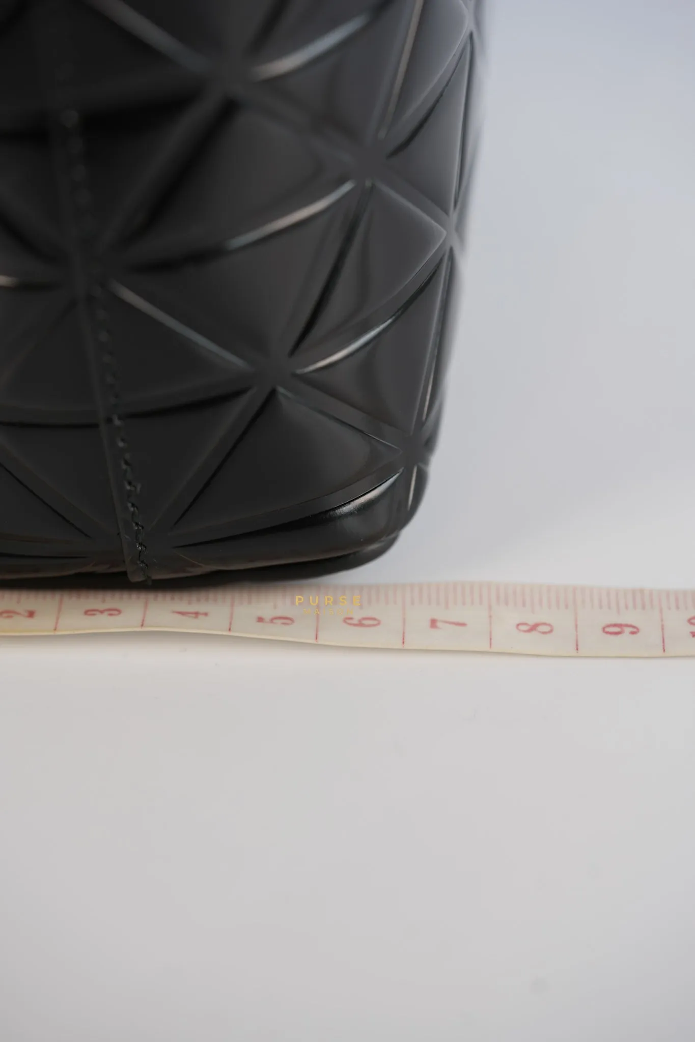 Black Embossed-Printed Shopping Bag with Detachable Water Bottle