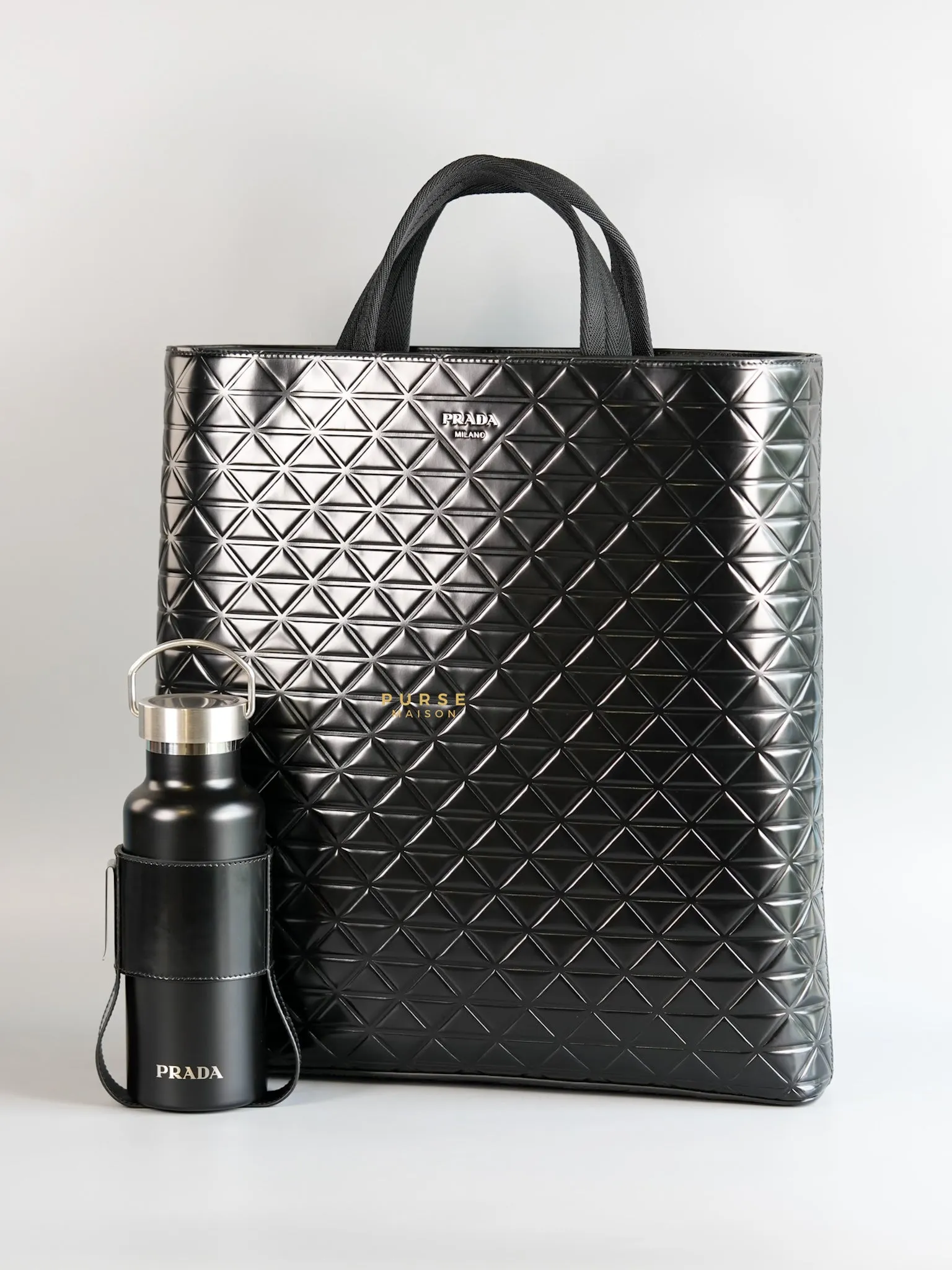 Black Embossed-Printed Shopping Bag with Detachable Water Bottle