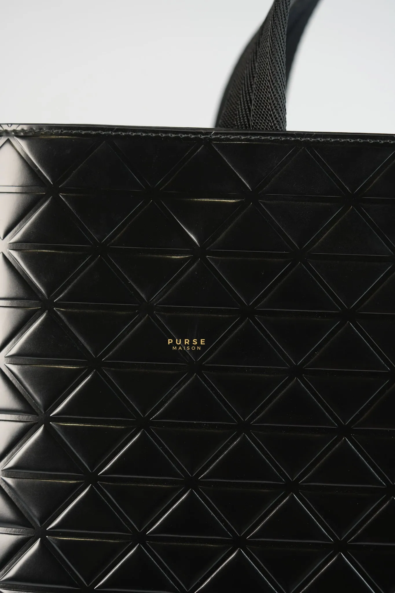 Black Embossed-Printed Shopping Bag with Detachable Water Bottle
