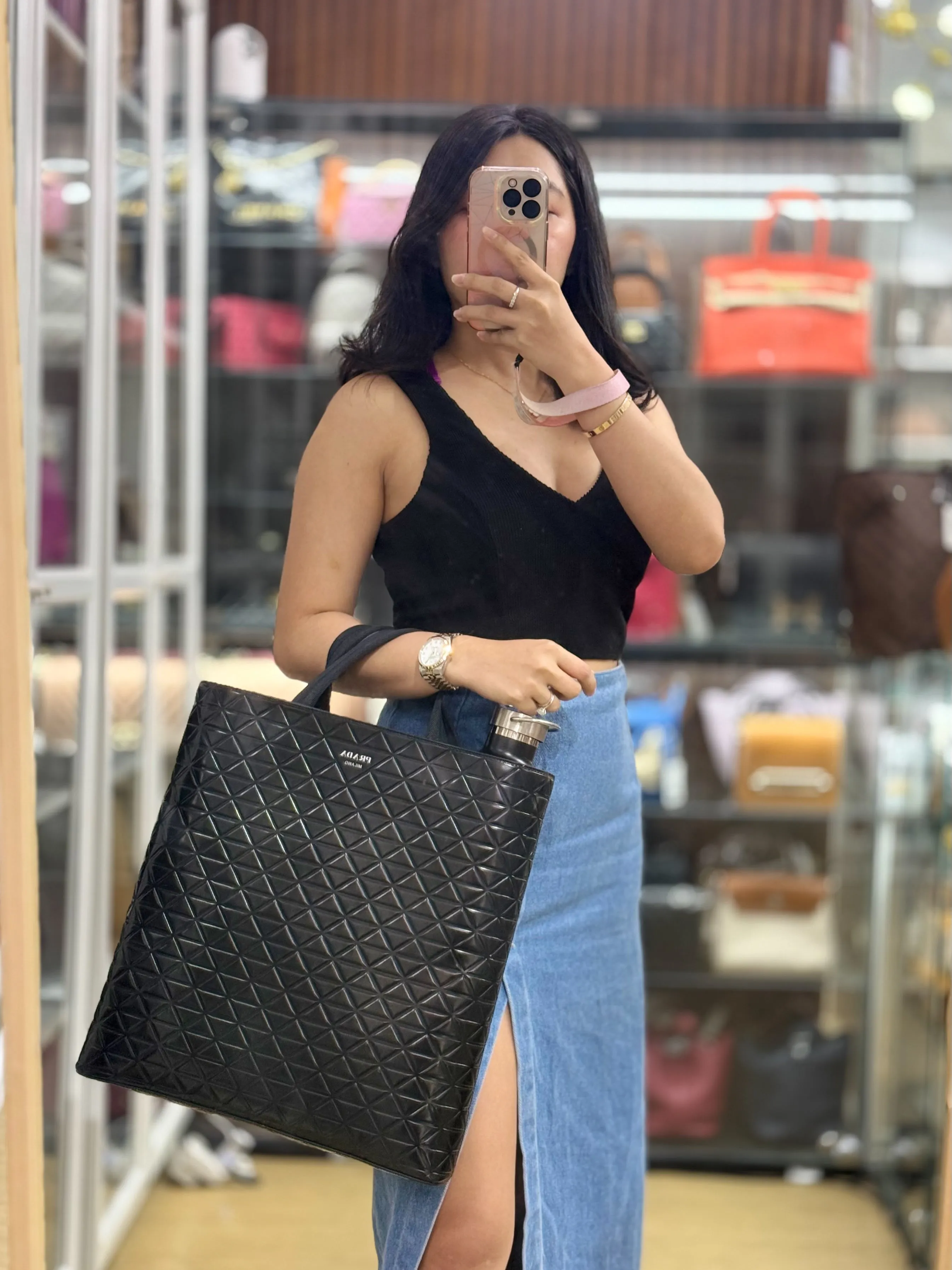 Black Embossed-Printed Shopping Bag with Detachable Water Bottle