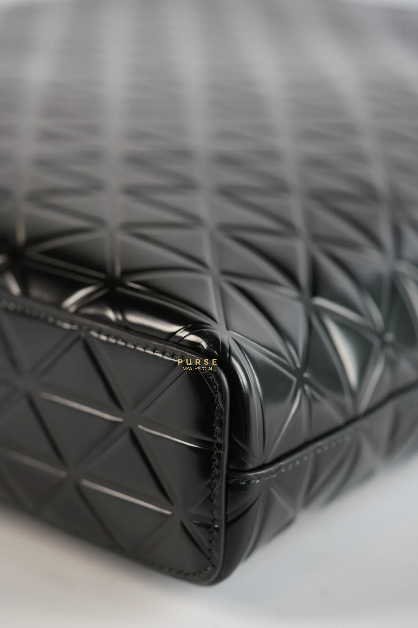 Black Embossed-Printed Shopping Bag with Detachable Water Bottle