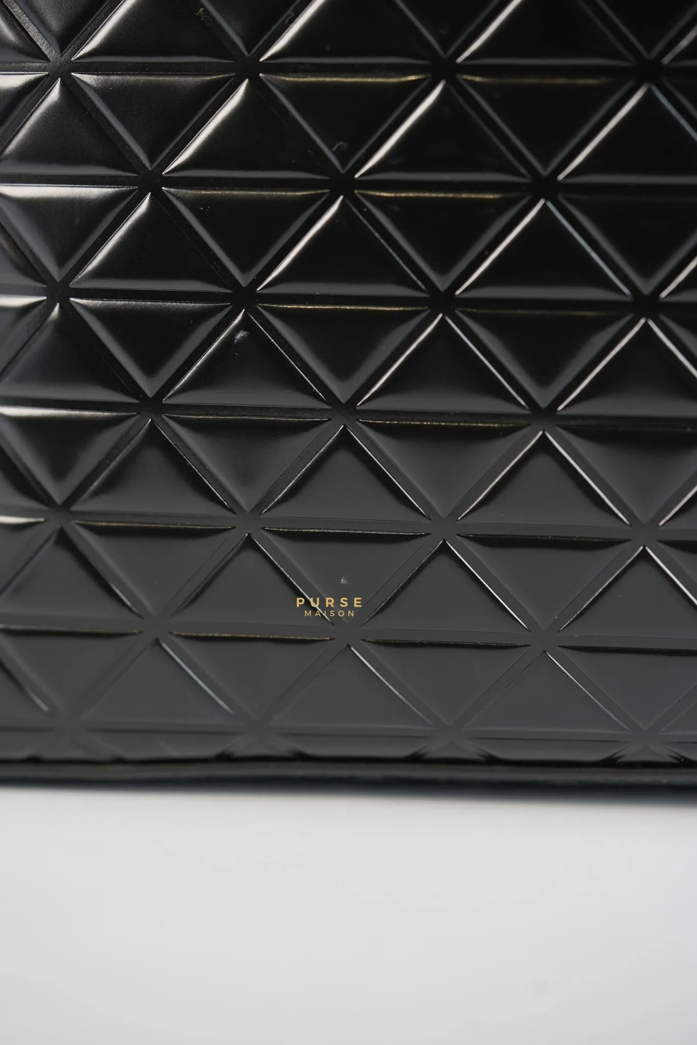 Black Embossed-Printed Shopping Bag with Detachable Water Bottle