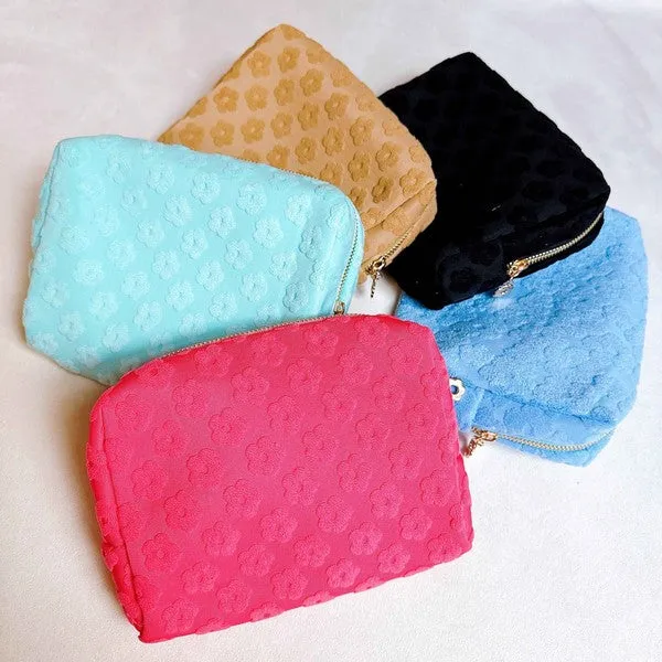 Embossed Daisy Cosmetic Case – Cute & Functional Pouch with Gold Zipper Detail
