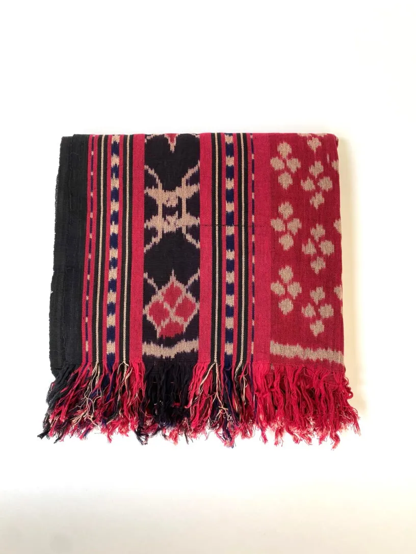 IKAT BLANKET - MAGENTA