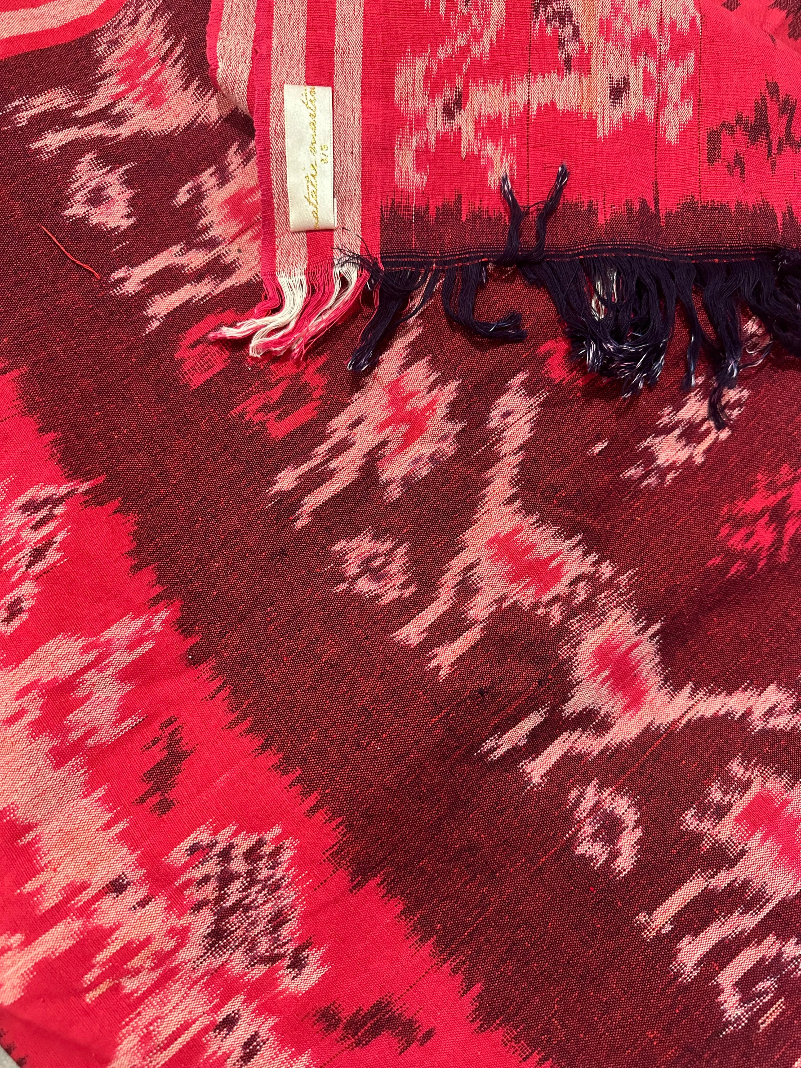 IKAT BLANKET - MAGENTA