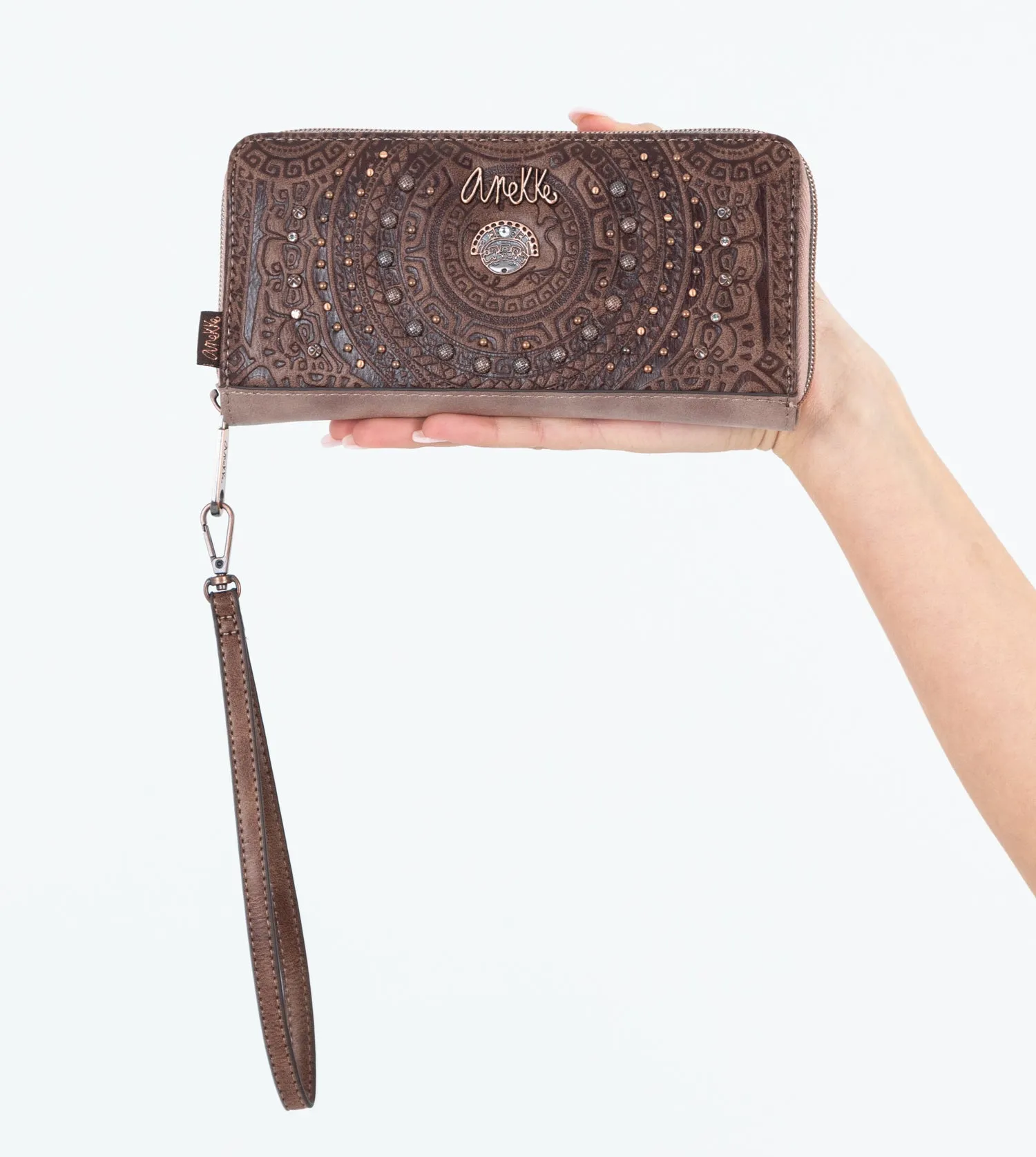 Ixchel Wallet with a zip