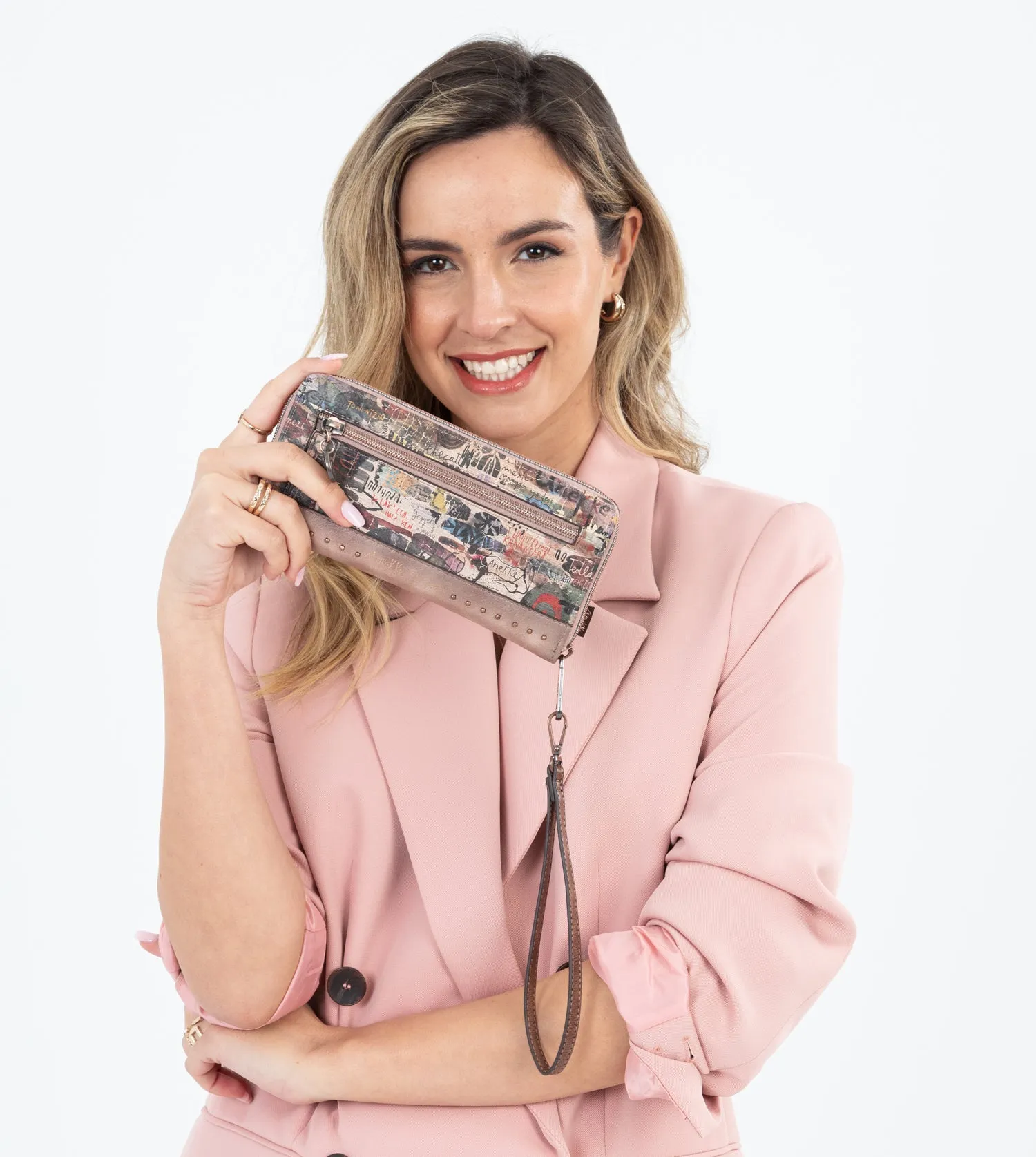 Ixchel Wallet with a zip