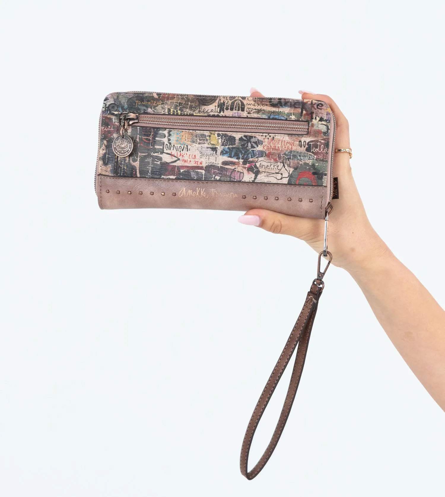 Ixchel Wallet with a zip