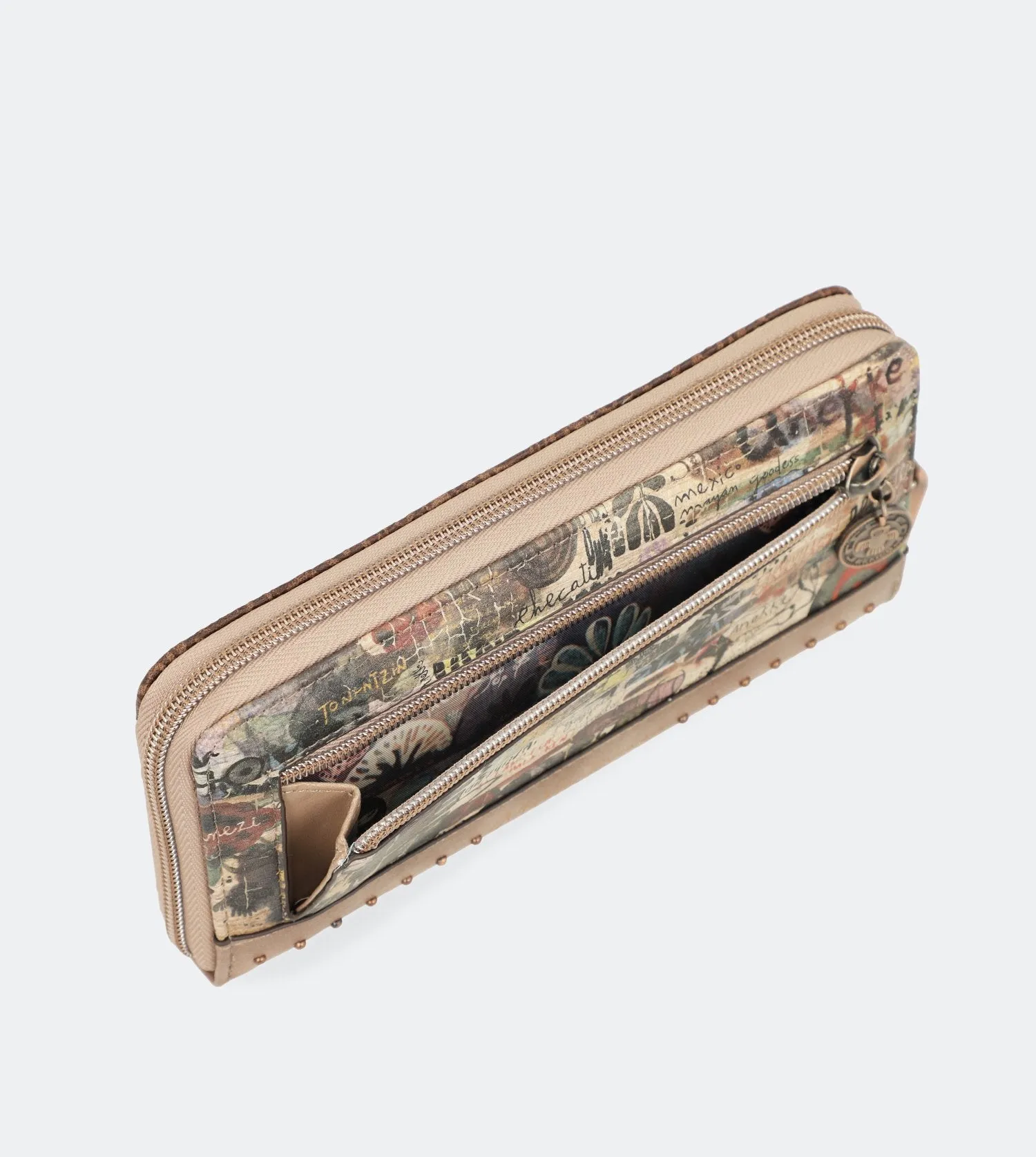 Ixchel Wallet with a zip