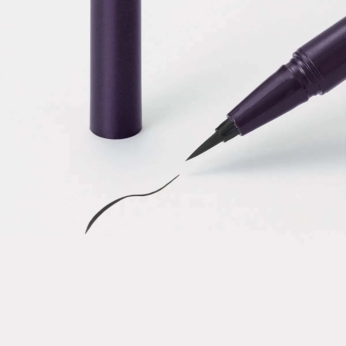 Kẻ Mắt Nước Kiss Me Heroine Make Smooth Liquid Eyeliner