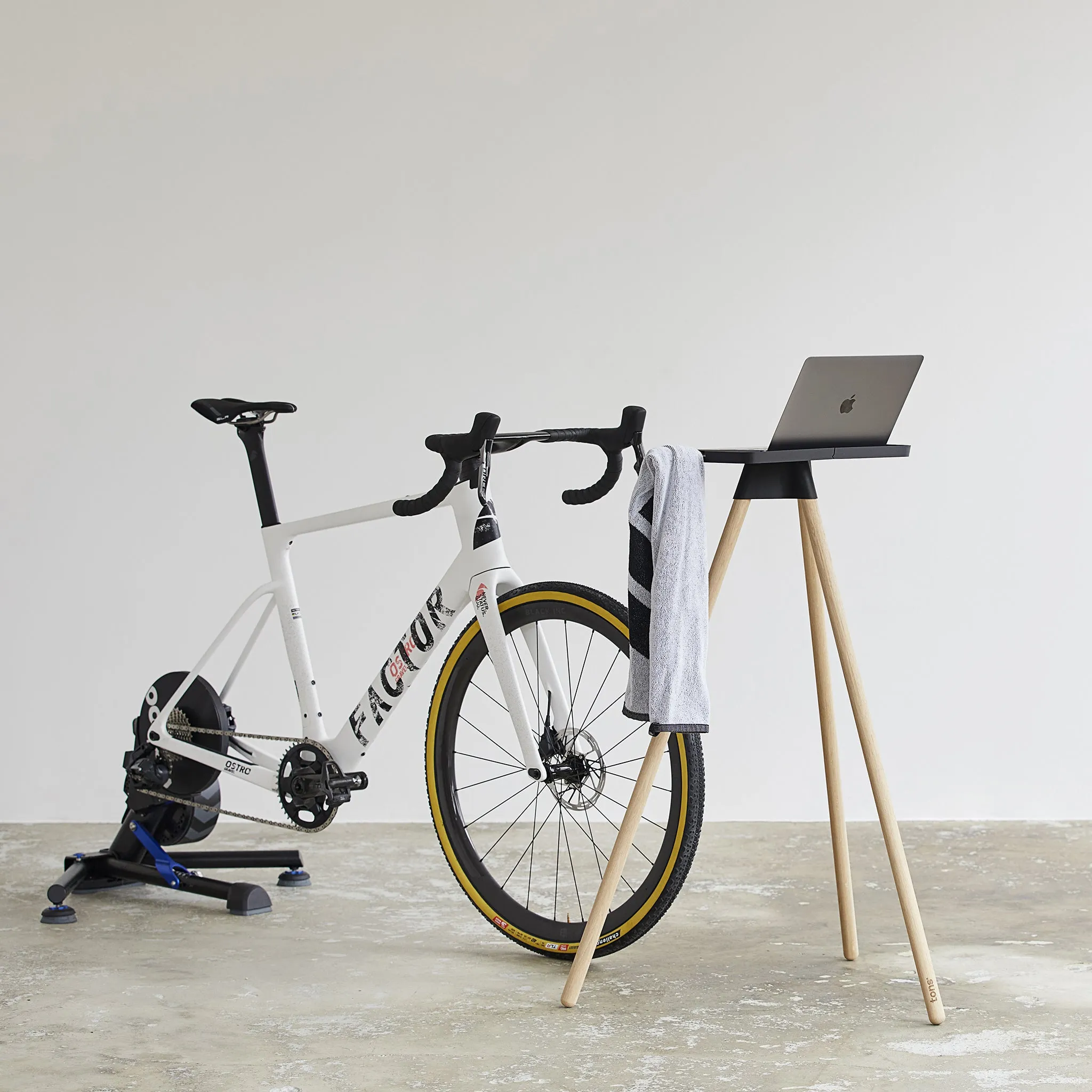 Laptop Race Table