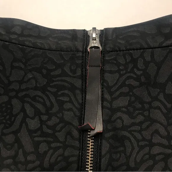Lululemon Good To Go Skirt Petal Camo Embossed Black Size 6 Back zip