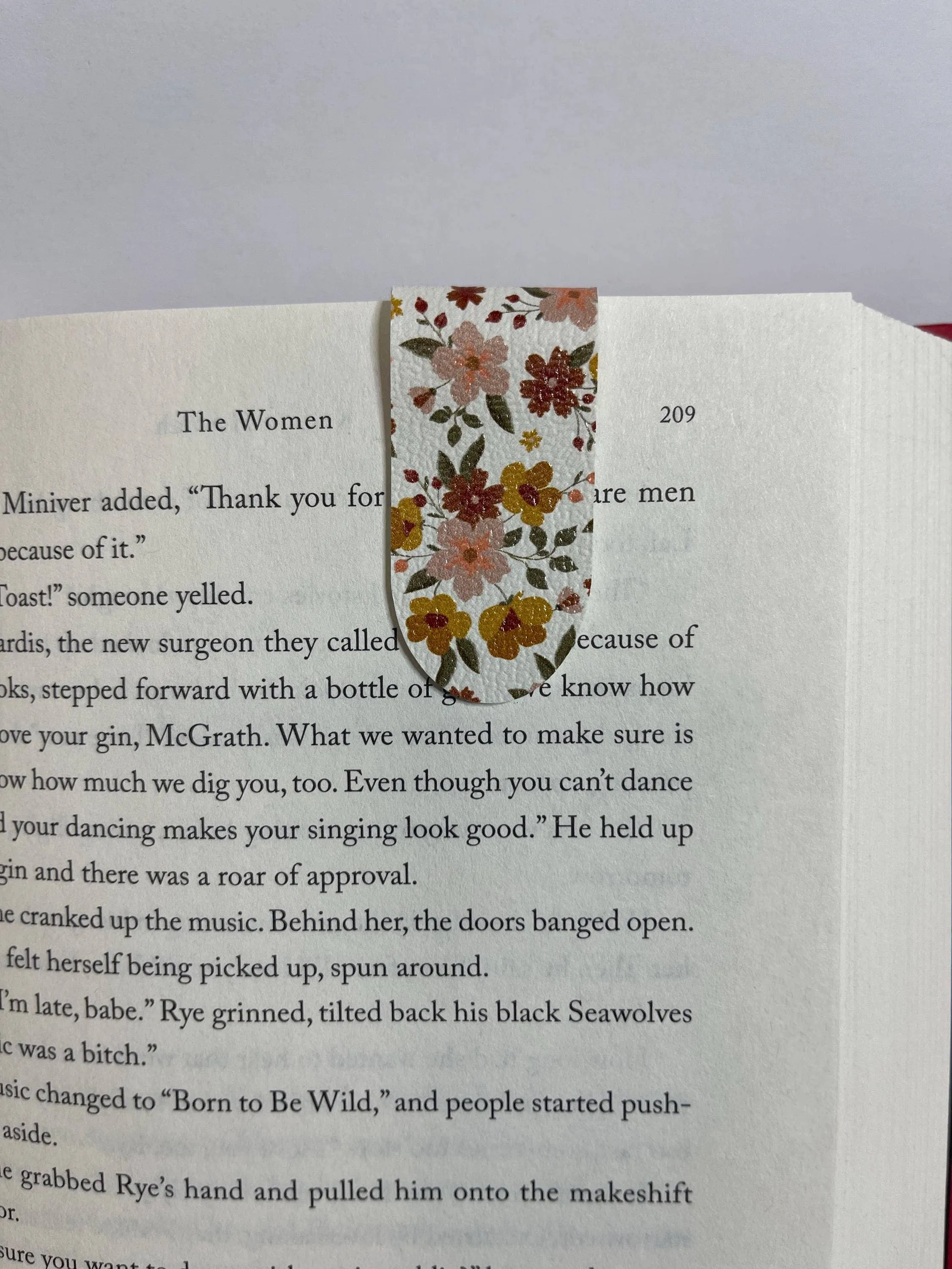 Magnetic Bookmark Pair