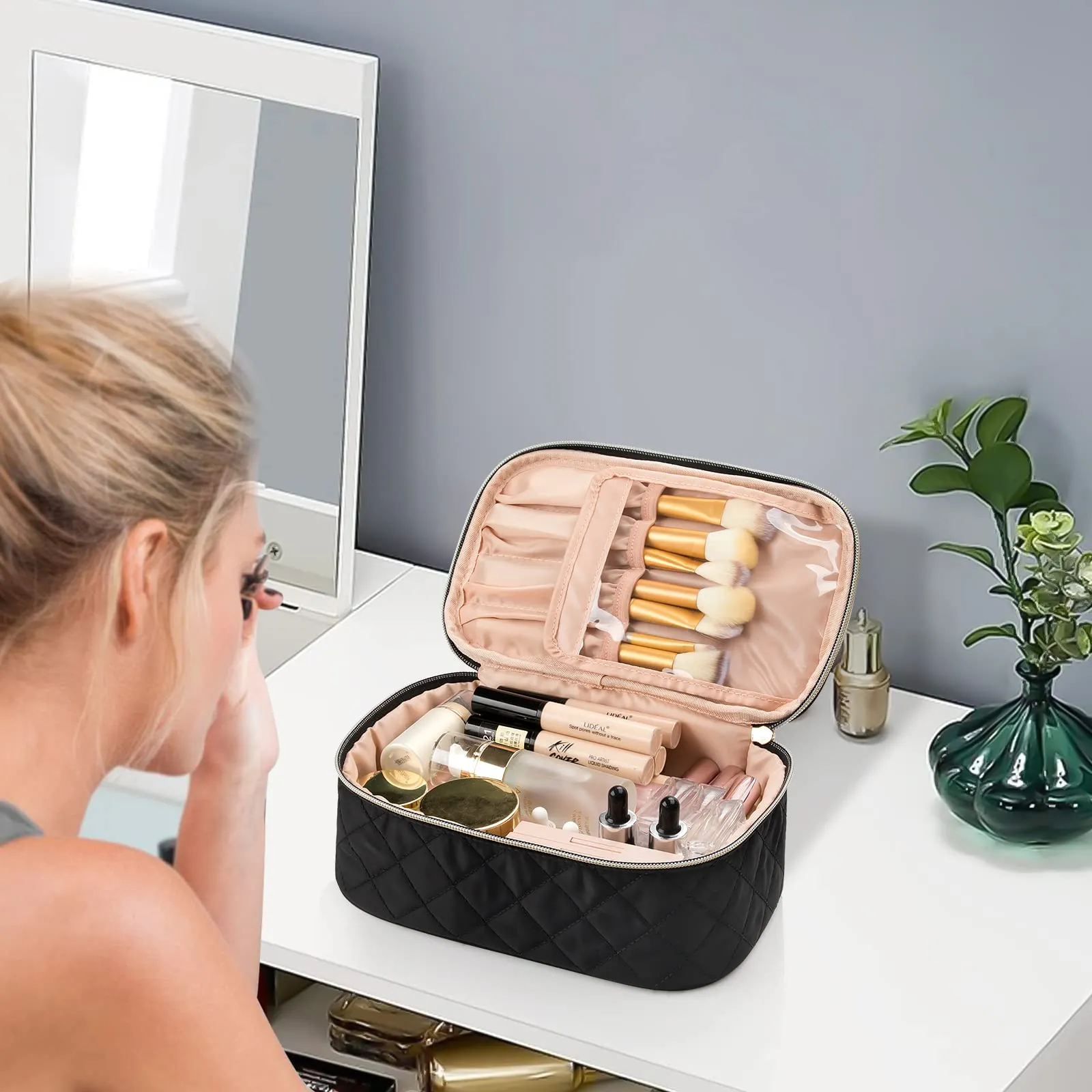 OCHEAL Travel Makeup Bag,large Capacity Travel Cosmetic Bag,Medium Makeup Bag Organizer Diamond Texture Makeup case with Handle and Brush Storage Area -Black
