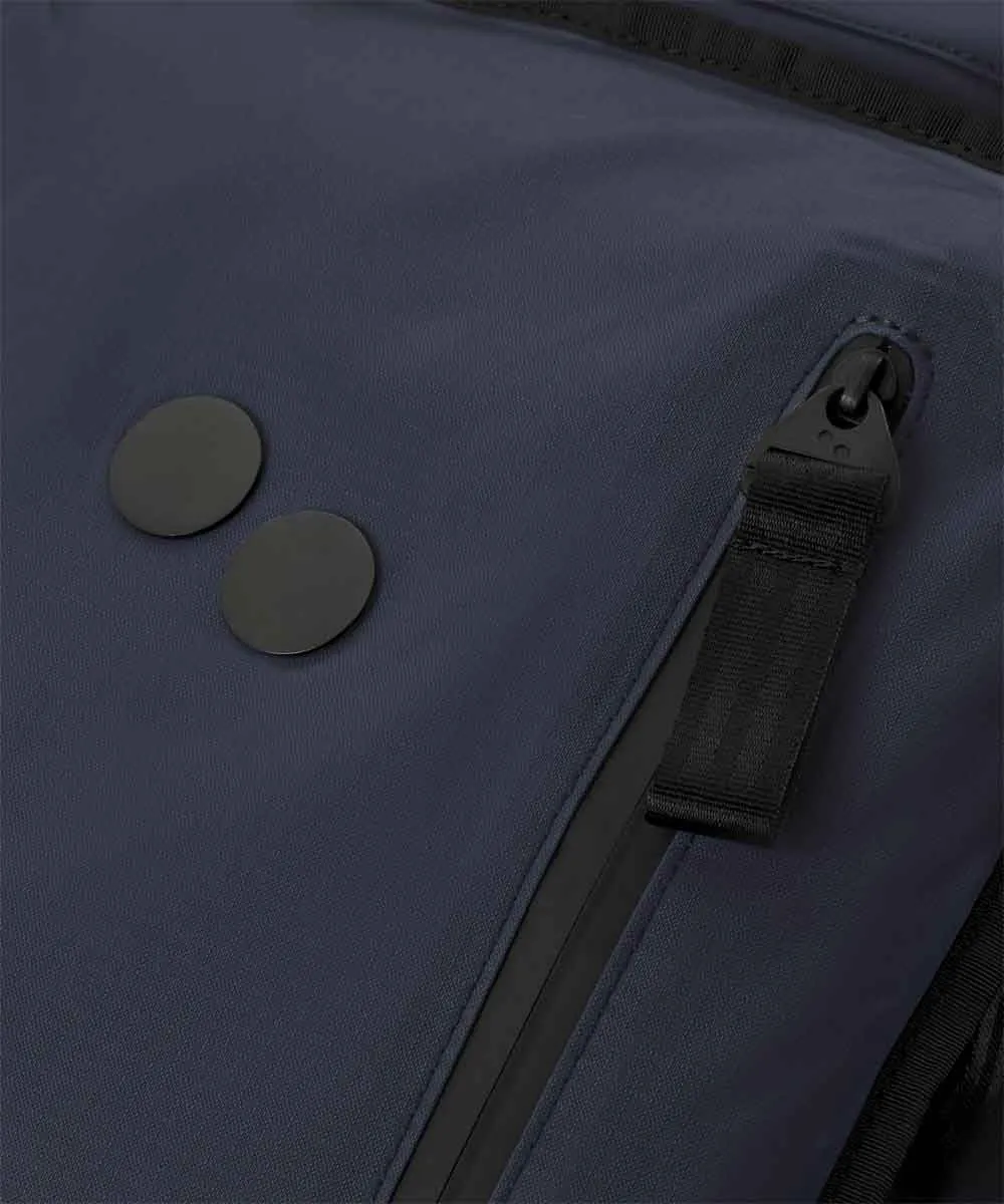 Pinqponq Komut Medium Rucksack aus recycelten PET-Flaschen