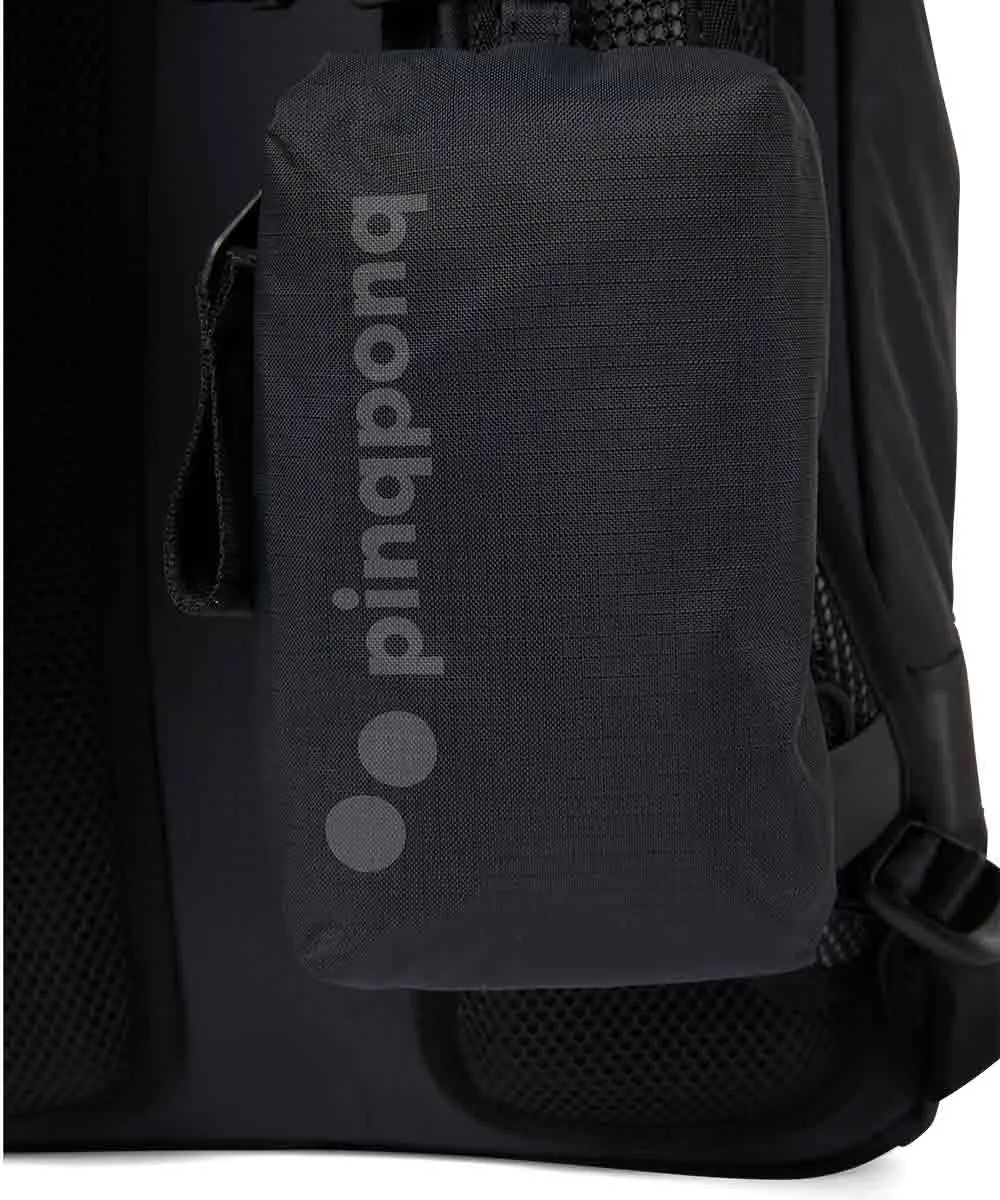 Pinqponq Komut Medium Rucksack aus recycelten PET-Flaschen