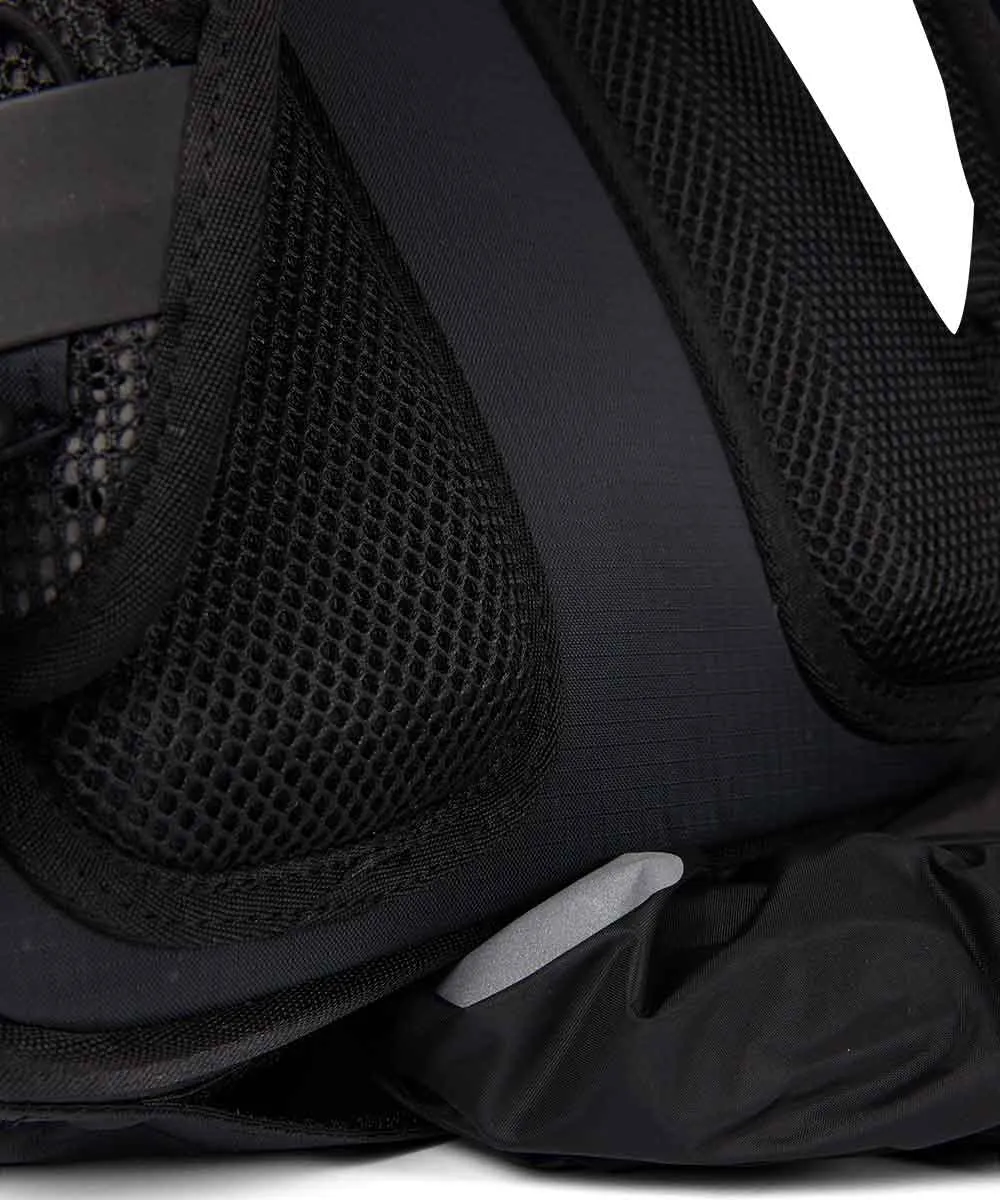 Pinqponq Komut Medium Rucksack aus recycelten PET-Flaschen