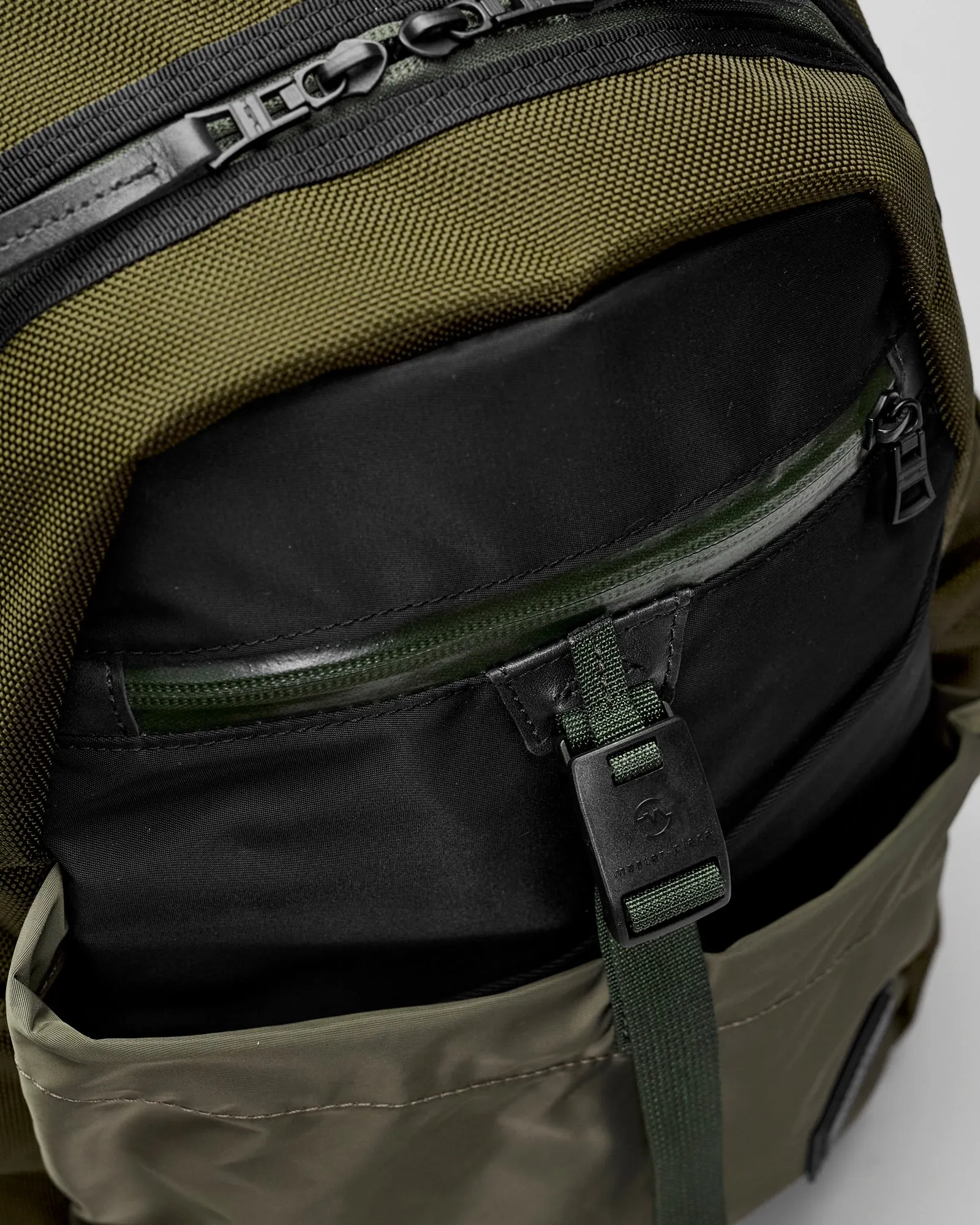 Scramble Backpack in Khaki