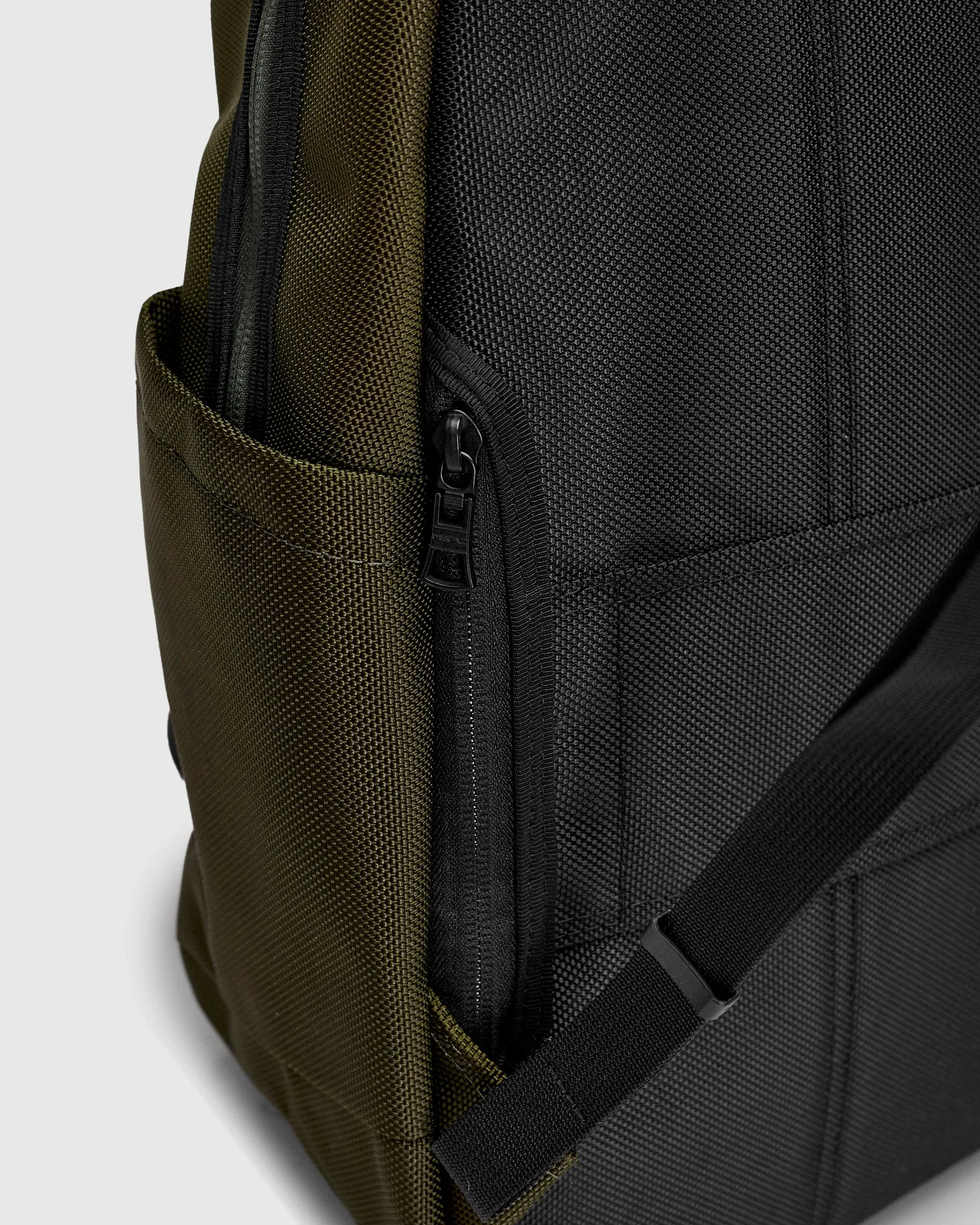 Scramble Backpack in Khaki