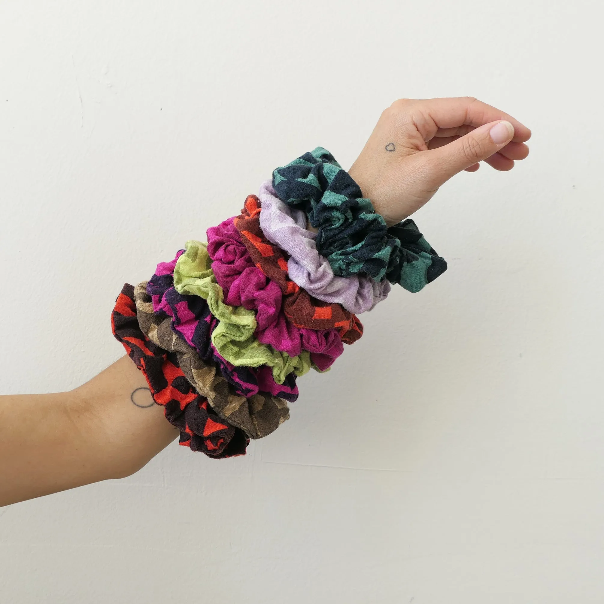 SCRUNCHIES - Hot Coral