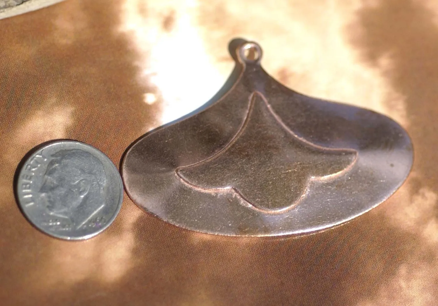 Spread Fan 31mm x 21.5mm Embossed on Arabic Hoops with Hole Cutout Blank for Enameling Stamping Texturing Jewelry Making Blanks - 4 pieces