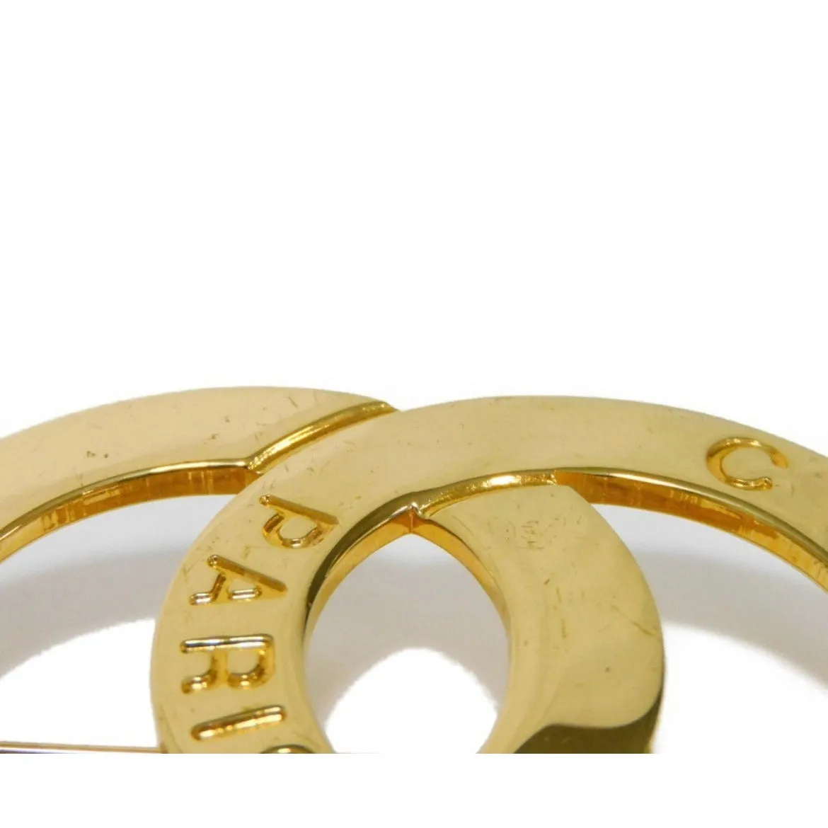 W5 Vintage Celine golden brooch in double circle, round motif with embossed logo. Great vintage gift. Can be a scarf pin. 050929ya1